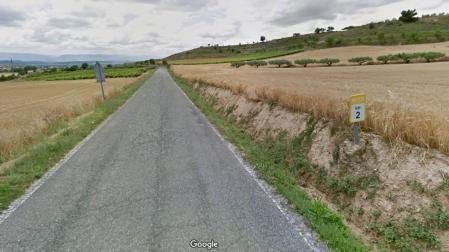 El pavimento del tramo que se va a mejorar presentaba fisuras, cuarteamiento y deformaciones