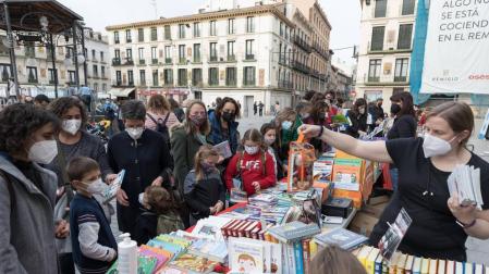 Tudela vuelve a sacar   los libros a la calle
