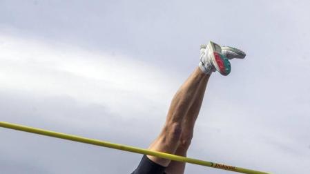 Galería de fotos de la primera jornada de la Liga Joma, la División de Honor de Clubes masculinos, en Larrabide.