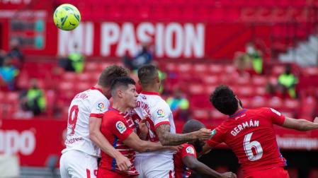 El Sevilla persevera en su sueño de luchar por el título