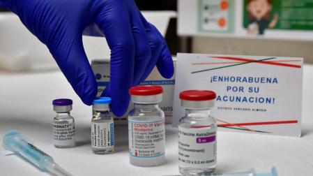 Sanidad planea enviar a América Latina dosis de Janssen y AstraZeneca