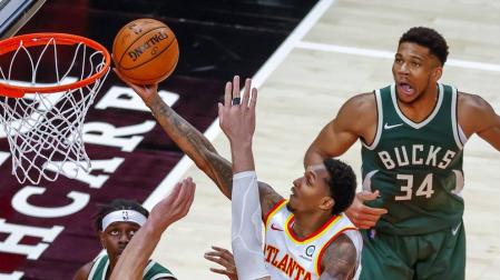 Curry establece una nueva marca con siete triples y se sitúa con 85 en abril