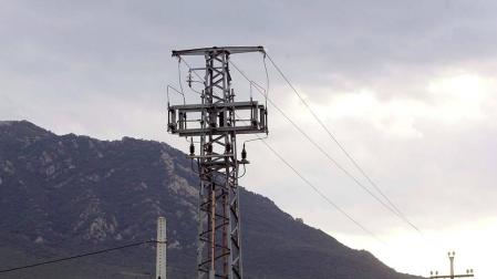 Barkos dice que se estudiarán "con detenimiento" los planes de Red Eléctrica