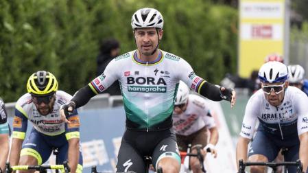 Sagan vuelve por sus fueron en Romandía y Rohan Dennis sigue líder