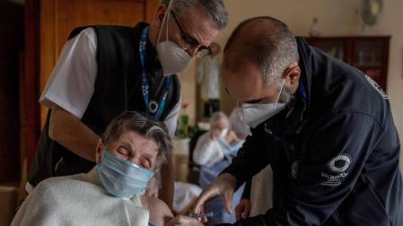 Sanidad registra 10.143 nuevos casos y 137 muertes, con la incidencia estancada en 230