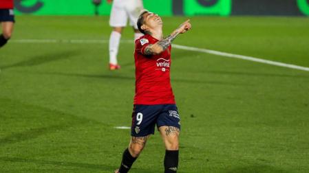 Chimy Ávila vuelve a disfrutar de la titularidad 467 días después