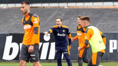 El Valencia cesa a Javi Gracia