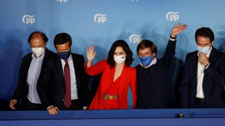 Ayuso y Casado ven en su triunfo una moción al "sanchismo"