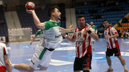 Anaitasuna corta su mala racha y hunde al Puerto Sagunto