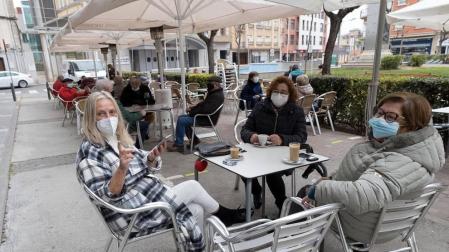 Barañáin, Pamplona, Estella y Tudela, así como el resto de la Comunidad foral, recibieron con visitantes la reapertura de las terrazas de los establecimientos hosteleros este jueves, 26 de noviembre.