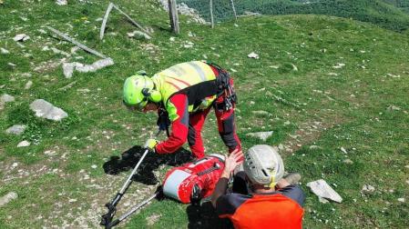 Un montañero ha sido rescatado por los bomberos con traumatismo en la cabeza en la cima del Txurregi