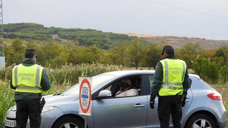 Dos accesos y muchas preguntas para entrar y salir de San Adrián