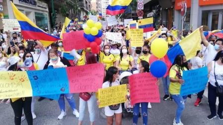 Más de 500 personas se manifiestan en Tudela en apoyo al pueblo de Colombia