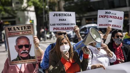 Protesta contra el líder del Frente Polisario en la puerta de la Audiencia Nacional.