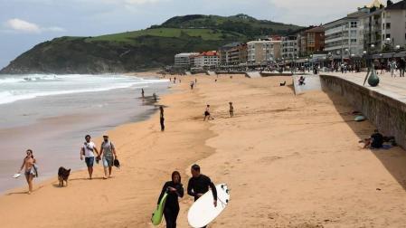El primer día sin cierre perimetras tras el fin del estado de alarma, San Sebastián y Zarautz se confirmaron como dos de los destinos predilectos para los navarros