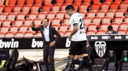 'Voro' saca al Valencia de la UCI y condena al Valladolid