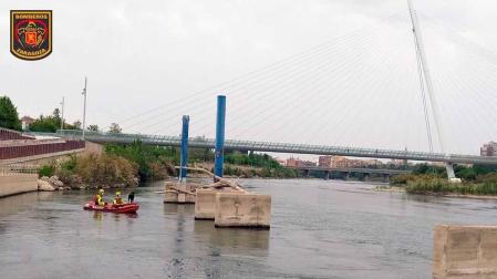 Continúa la búsqueda del menor desaparecido en el Ebro, en Zaragoza