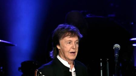 Imágenes de Paul McCartney y Neil Young, en la segunda jornada del festival
