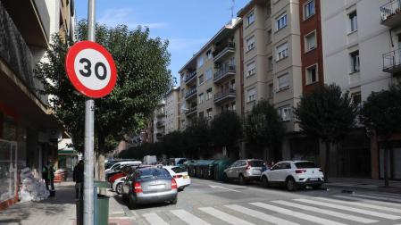 Señal de velocidad a 30 km/h.