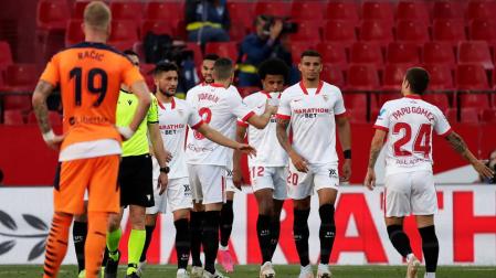 En-Nesyri mantiene al Sevilla vivo