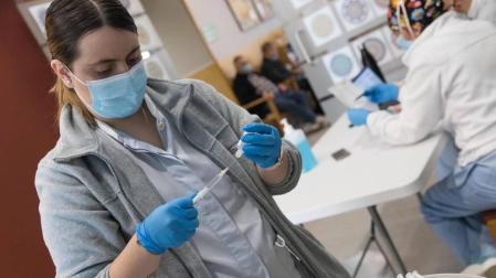 Navarra supera las 100.000 personas vacunadas con la pauta completa