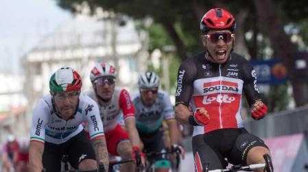 Ewan abusa de explosividad y repite triunfo en el Giro