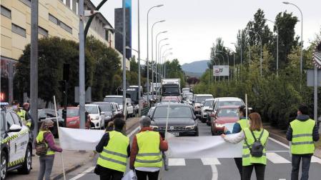 Nuevos cortes por el desvío de camiones en la N-121-A y PA-30