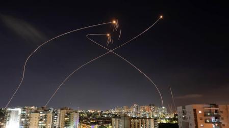 Cincuenta rondas de bombardeos israelíes en 40 minutos en una masiva ofensiva sobre Gaza