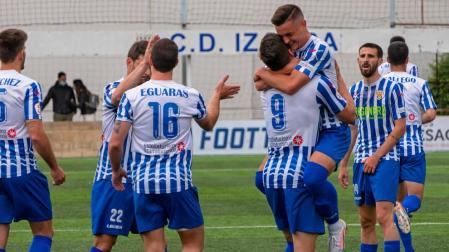 El Izarra salva la categoría