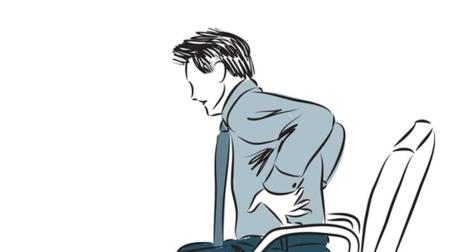 Sentarse recto puede causar dolor de espalda