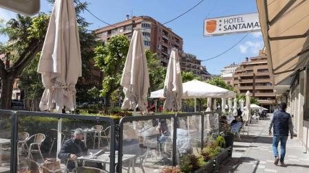 Navarra suma ocho días con el número de nuevos positivos por debajo del centenar