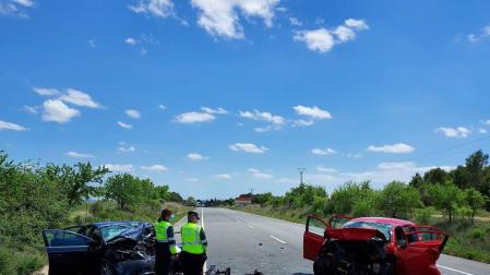 Un fallecido y dos heridos graves, uno crítico, en un choque frontal en Olite