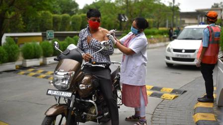 La India supera los 25 millones de casos con récord de muertes