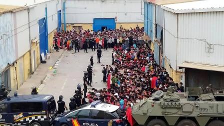 Más de 5.000 inmigrantes entran a nado en Ceuta ante la pasividad de Marruecos