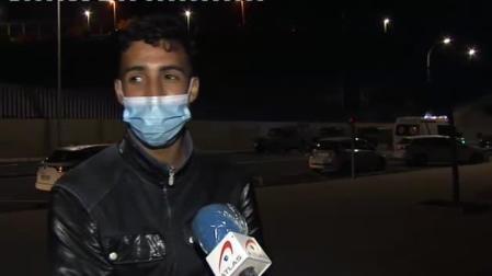 Cientos de marroquíes pasan la noche en las calles de Ceuta