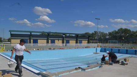 Las piscinas de Mendavia se preparan para abrir con 357.000 € en mejoras