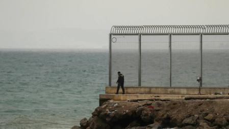 La frontera del Tarajal vuelve a amanecer tranquila y sin entradas
