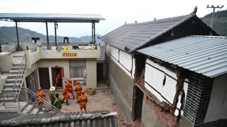 Al menos tres muertos y 27 heridos por terremotos en el suroeste de China