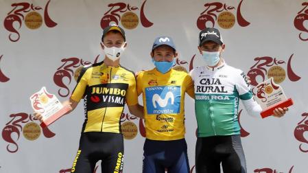 'Supermán' López gana la Vuelta a Andalucía con el navarro Amézqueta en el tercer peldaño del podio