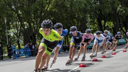 Galería de fotos del Campeonato de España de patinaje de velocidad júnior y senior disputado en el circuito del Antoniutti, en Pamplona