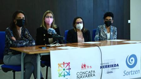 Desde la izquierda, María García (Britila), Teresa Mòdol (Concapa), María Rodríguez (Herrikoa) y Marta Diez (Sortzen).