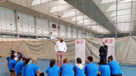 Romay apoya en Pamplona la inserción laboral a través del baloncesto