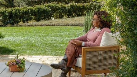 Oprah confiesa que fue violada de niña por miembros de su familia