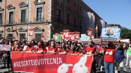 Piden al Gobierno de Madrid que cumpla y rescate a los animales de Vivotecnia