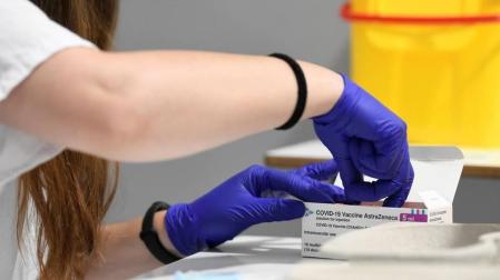 Un 80% de los profesionales navarros optan por AstraZeneca para la segunda dosis