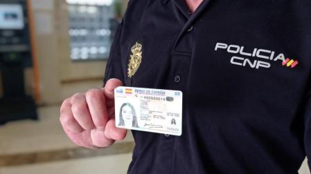 La policía ya expide el nuevo DNI Europeo en las oficinas de Toledo.
