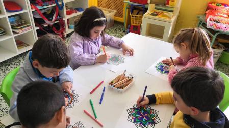Las pinturas unieron a niños y mayores