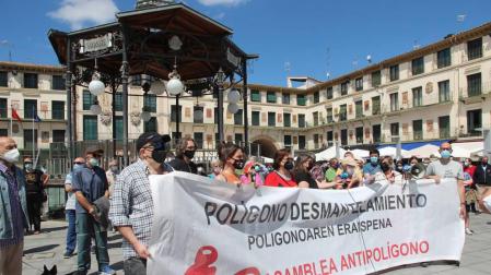Concentración contra el polígono de tiro de Bardenas