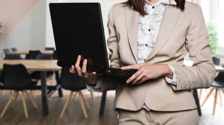 Representante comercial, agente inmobiliario y vendedor son los profesionales más demandados.