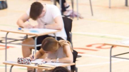 Educación apuesta por abrir los colegios al ser “menos vulnerables” al coronavirus